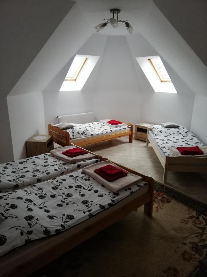 Отель Potok 5 Zloczew Экстерьер фото